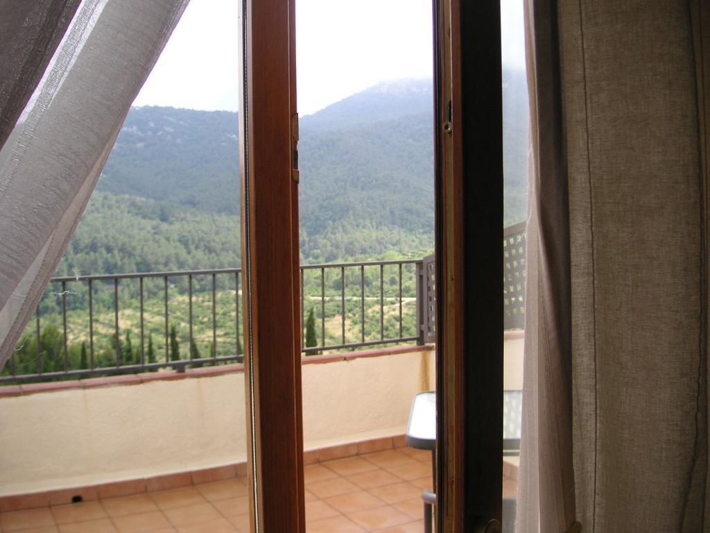 Aire De Colldejou Hotel Room photo